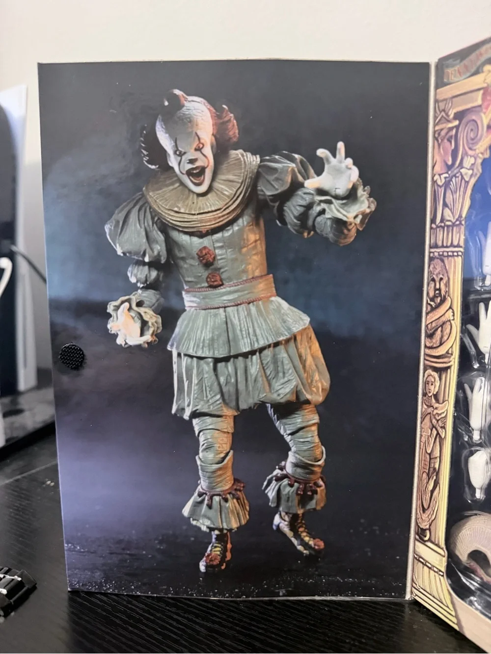 Welcome to Derry Ultimate Pennywise Collectible Figure - Black & White